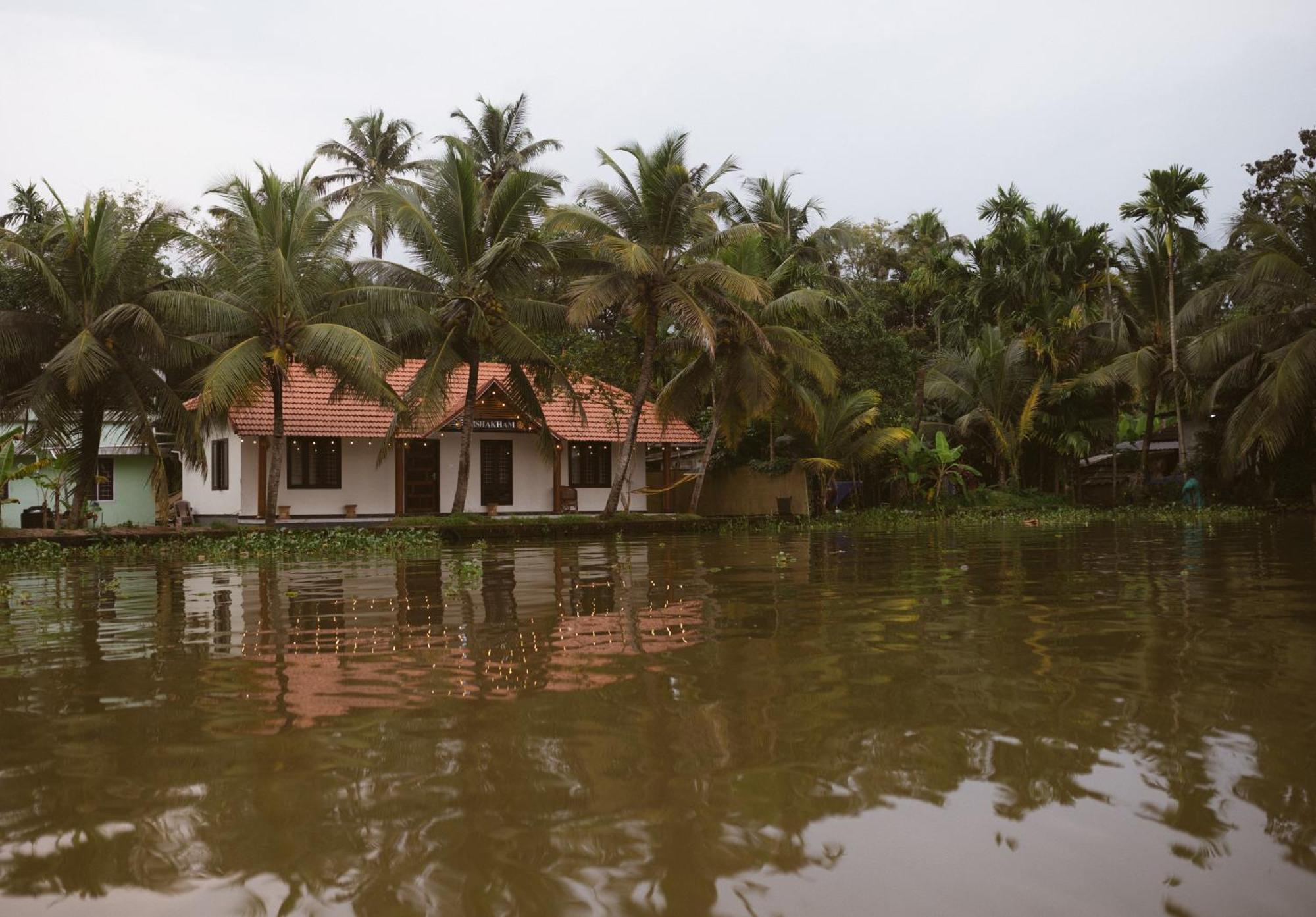 Tulsi Kayal Retreat Apartment Champakulam ภายนอก รูปภาพ