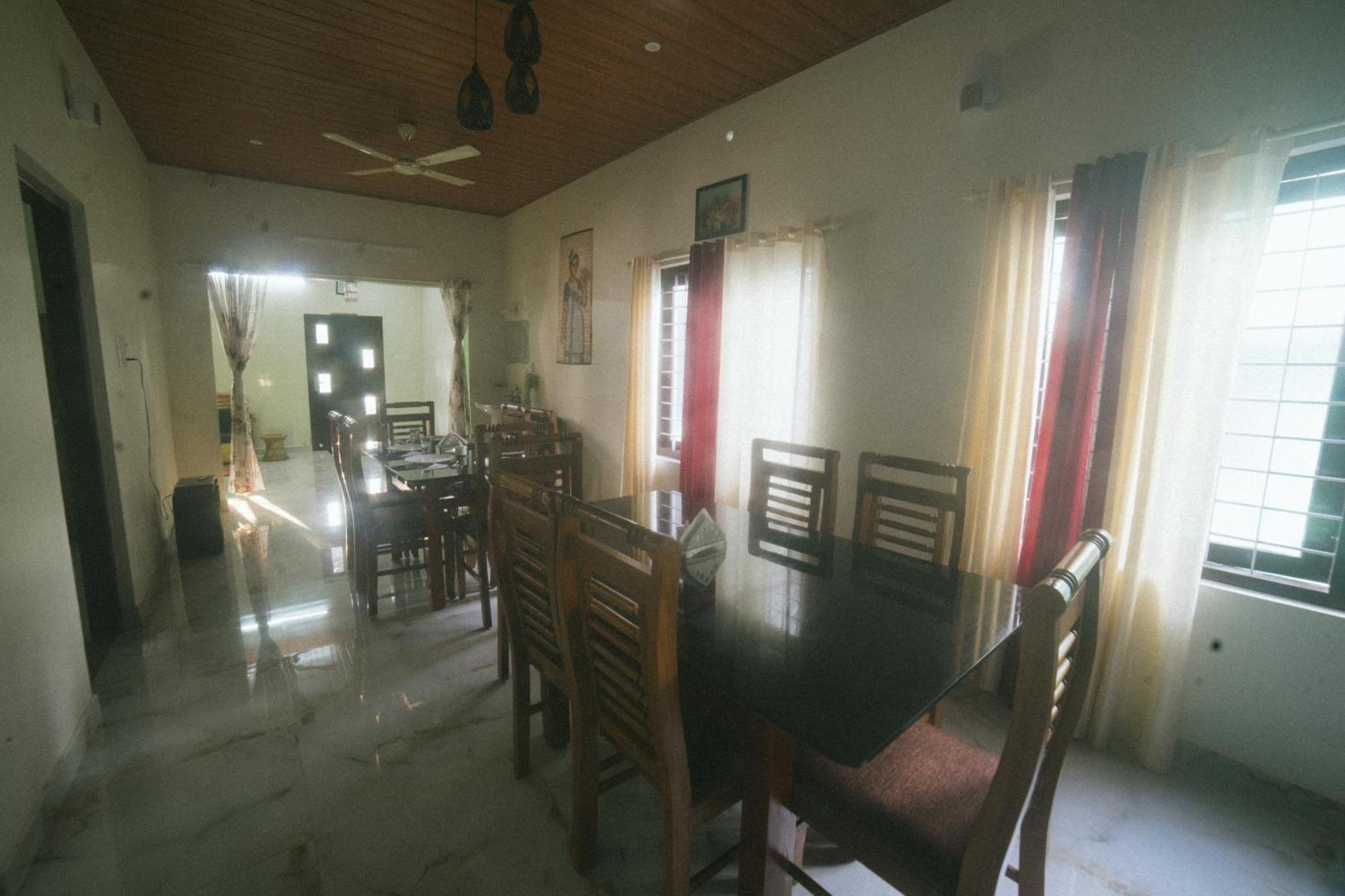 Tulsi Kayal Retreat Apartment Champakulam ภายนอก รูปภาพ