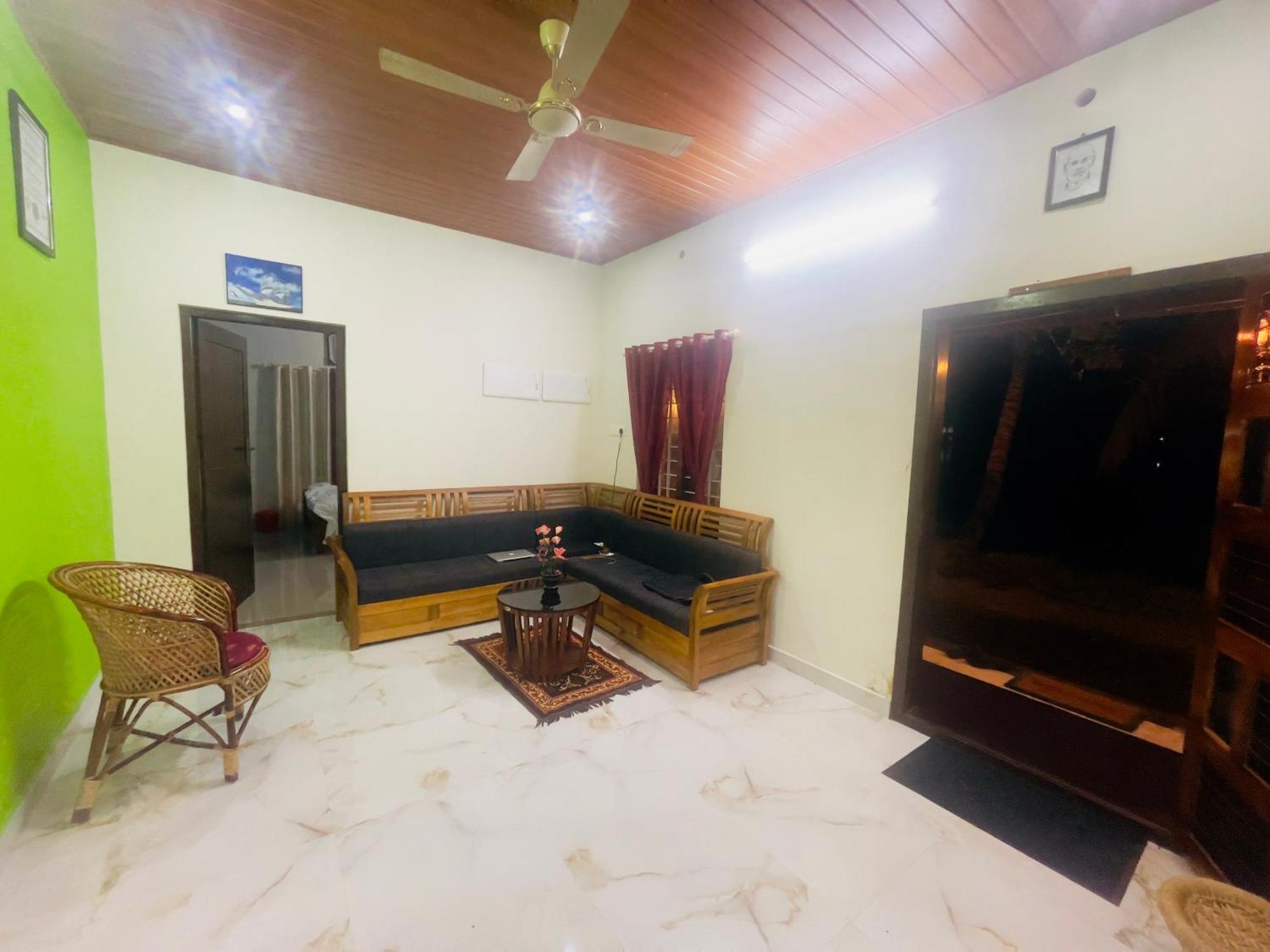 Tulsi Kayal Retreat Apartment Champakulam ภายนอก รูปภาพ