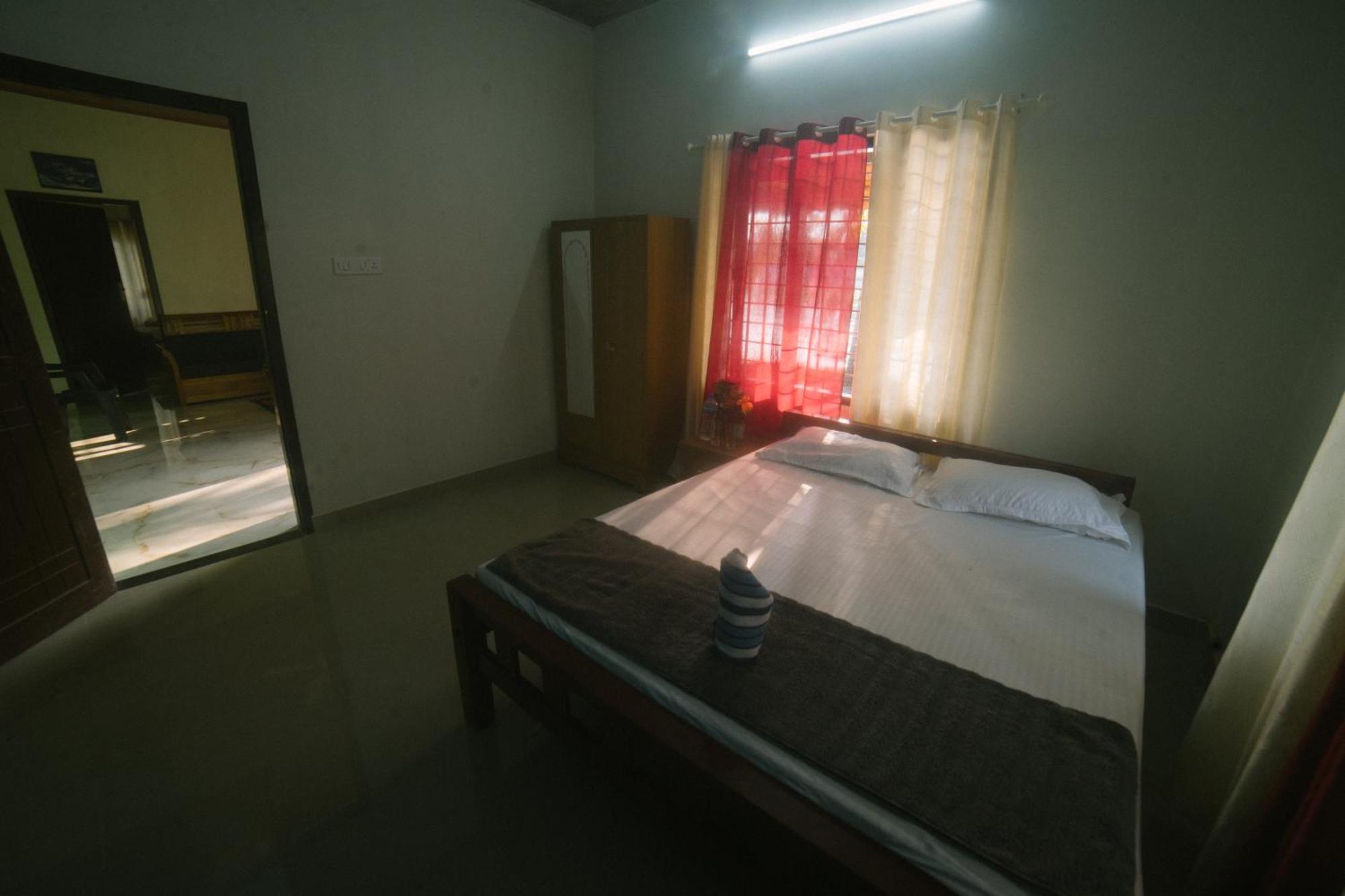Tulsi Kayal Retreat Apartment Champakulam ภายนอก รูปภาพ