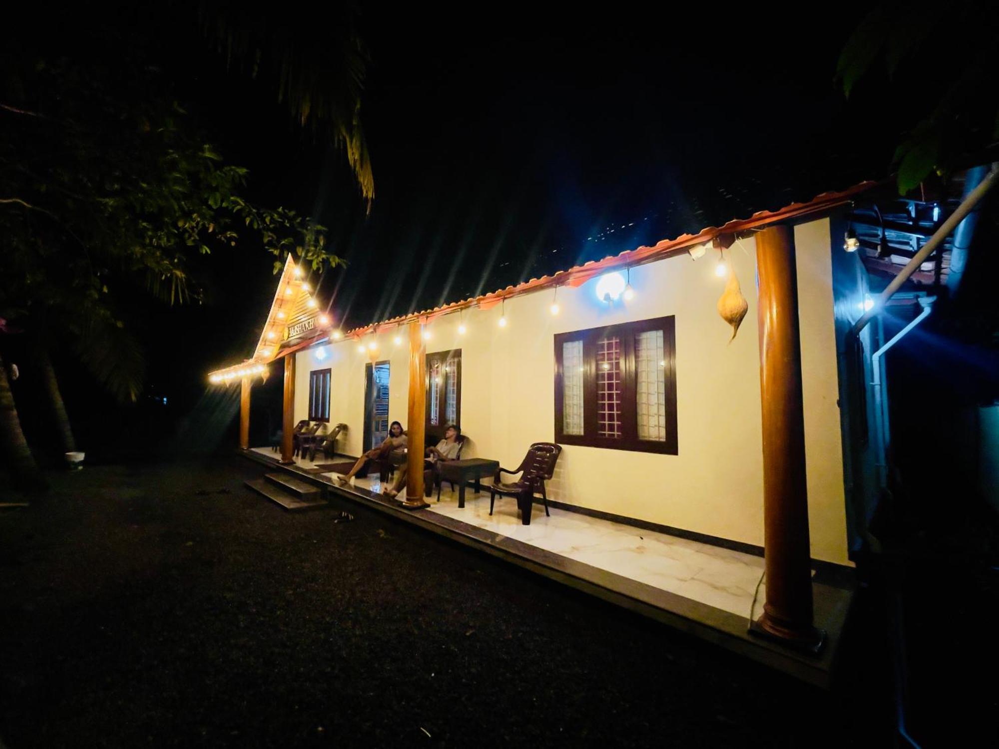 Tulsi Kayal Retreat Apartment Champakulam ภายนอก รูปภาพ