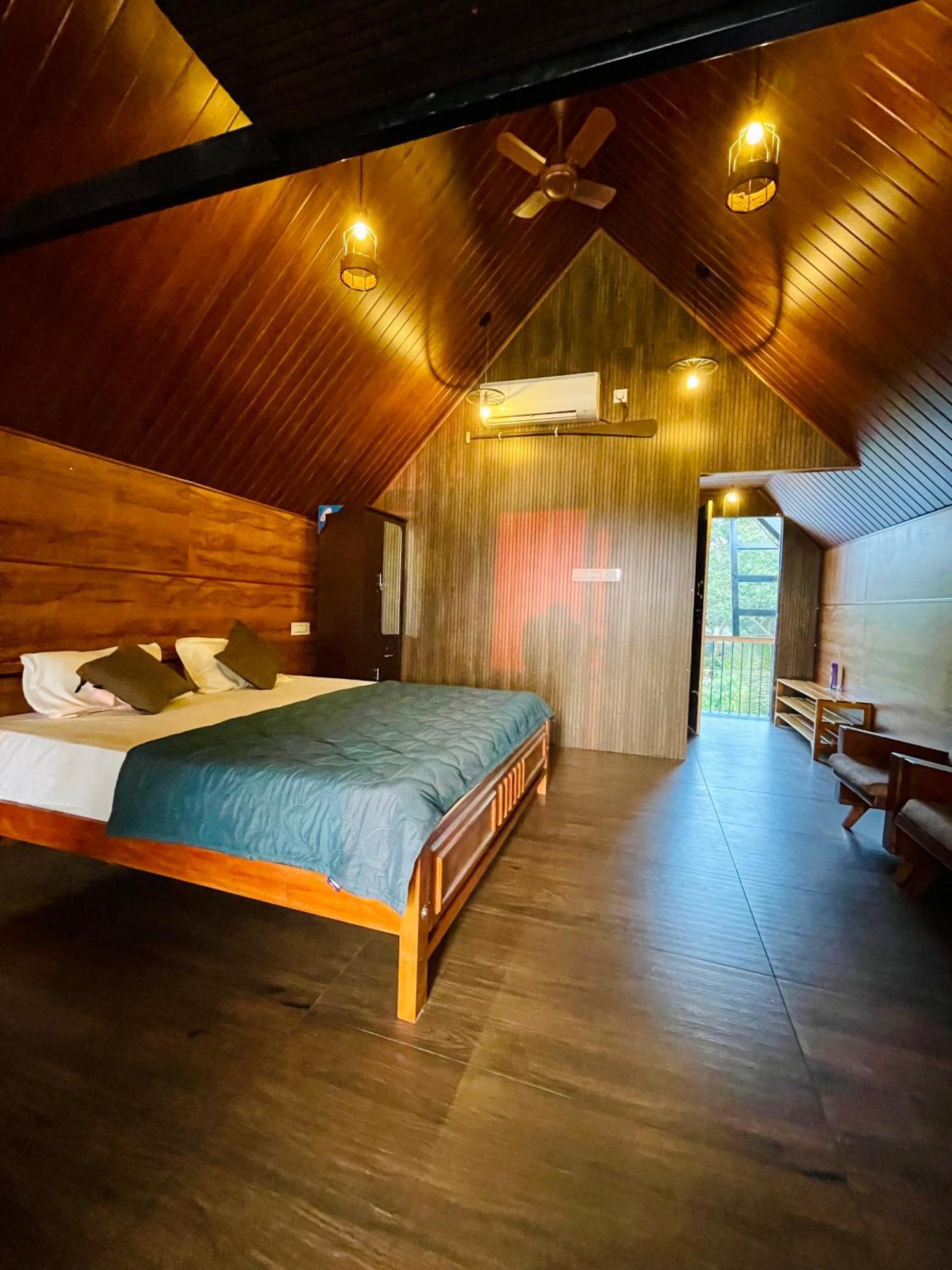 Tulsi Kayal Retreat Apartment Champakulam ภายนอก รูปภาพ