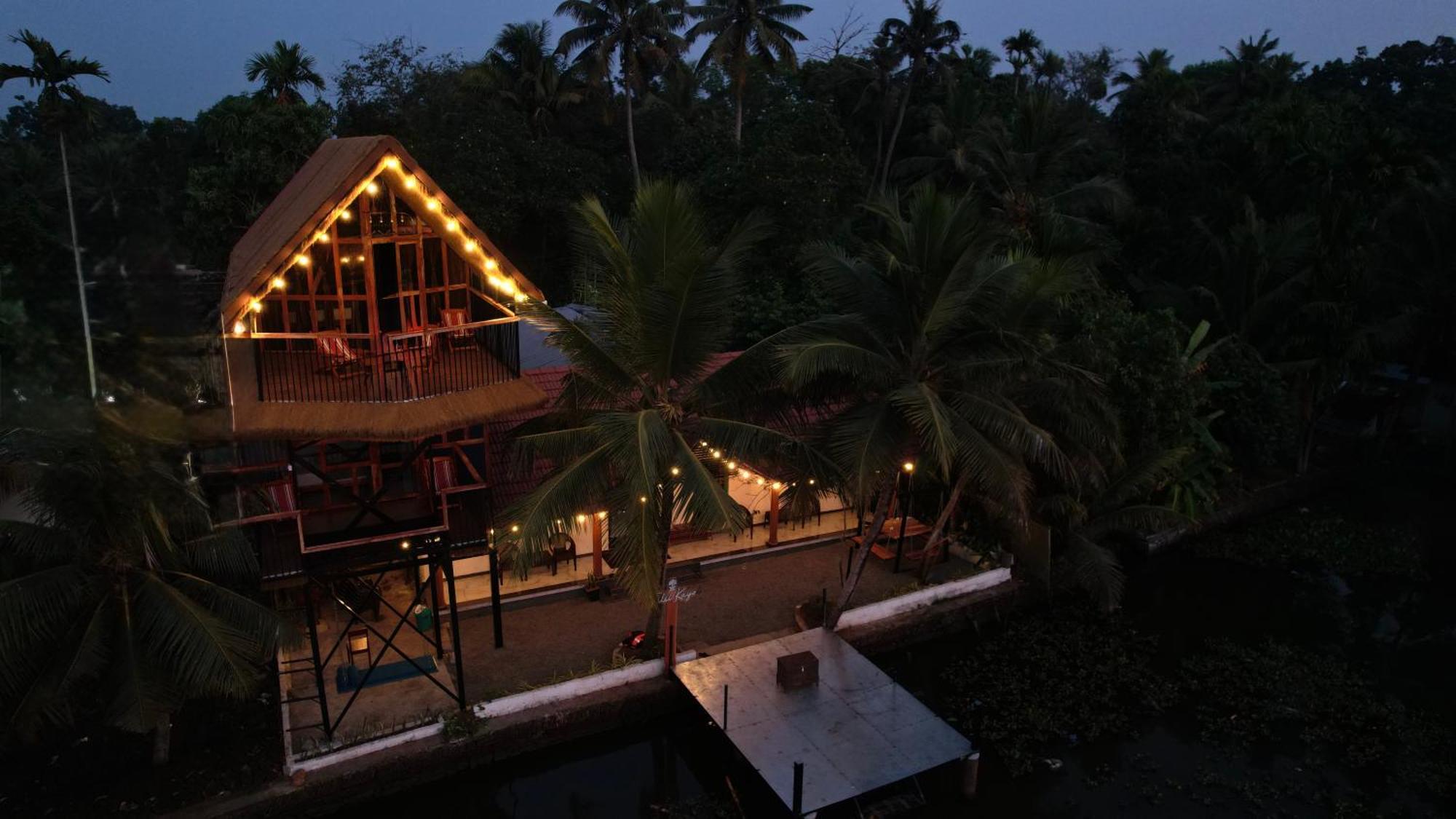 Tulsi Kayal Retreat Apartment Champakulam ภายนอก รูปภาพ