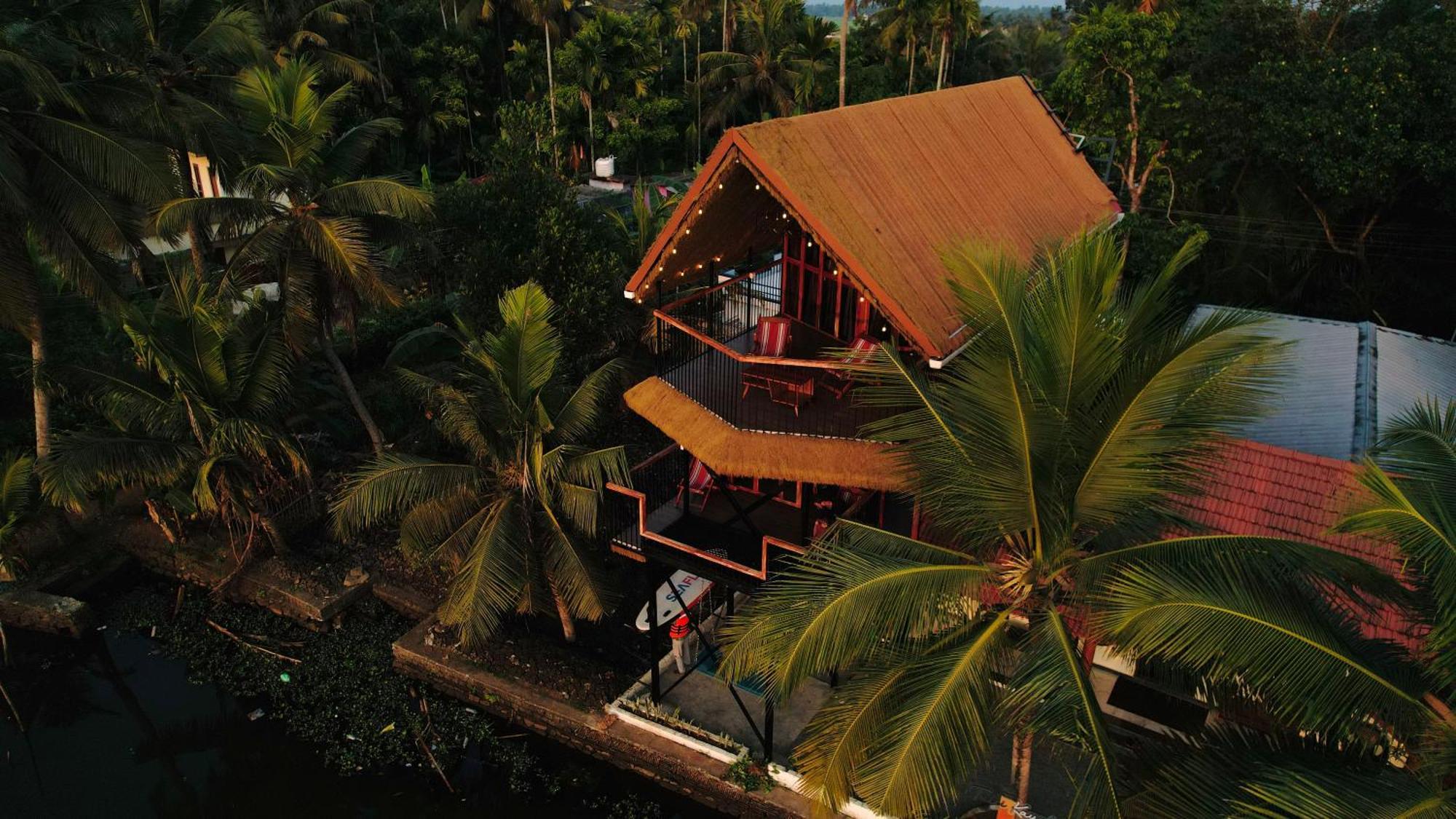 Tulsi Kayal Retreat Apartment Champakulam ภายนอก รูปภาพ