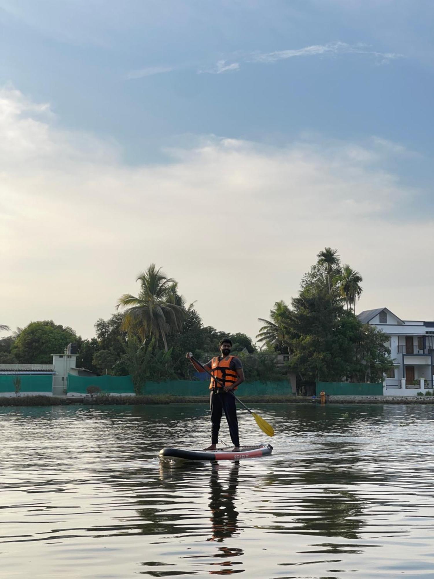 Tulsi Kayal Retreat Apartment Champakulam ภายนอก รูปภาพ